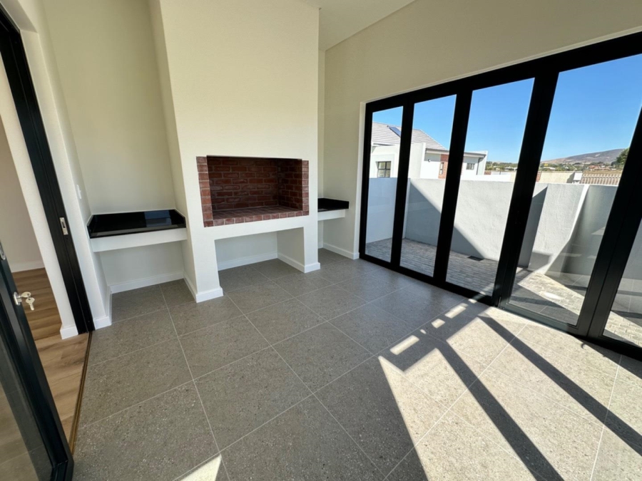 2 Bedroom Property for Sale in Graanendal Western Cape